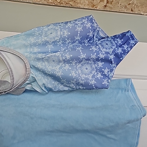 Disney Frozen II Swimsuit and Cover Up Kid Size 2T - Picture 7 of 10